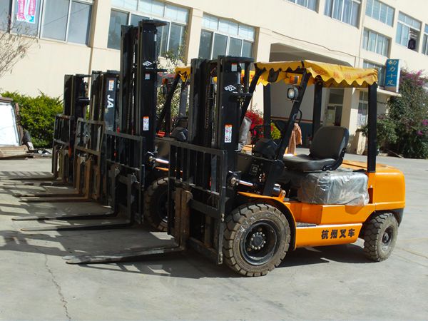 昆明團(tuán)力叉車租賃服務(wù)部 專業(yè)設(shè)備，高清細(xì)節(jié)展示